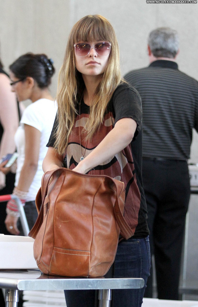 Olivia Wilde Lax Airport Posing Hot Beautiful Celebrity Babe High